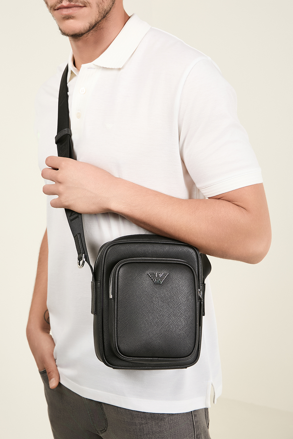 תמונת כל הלוק של תיק צד